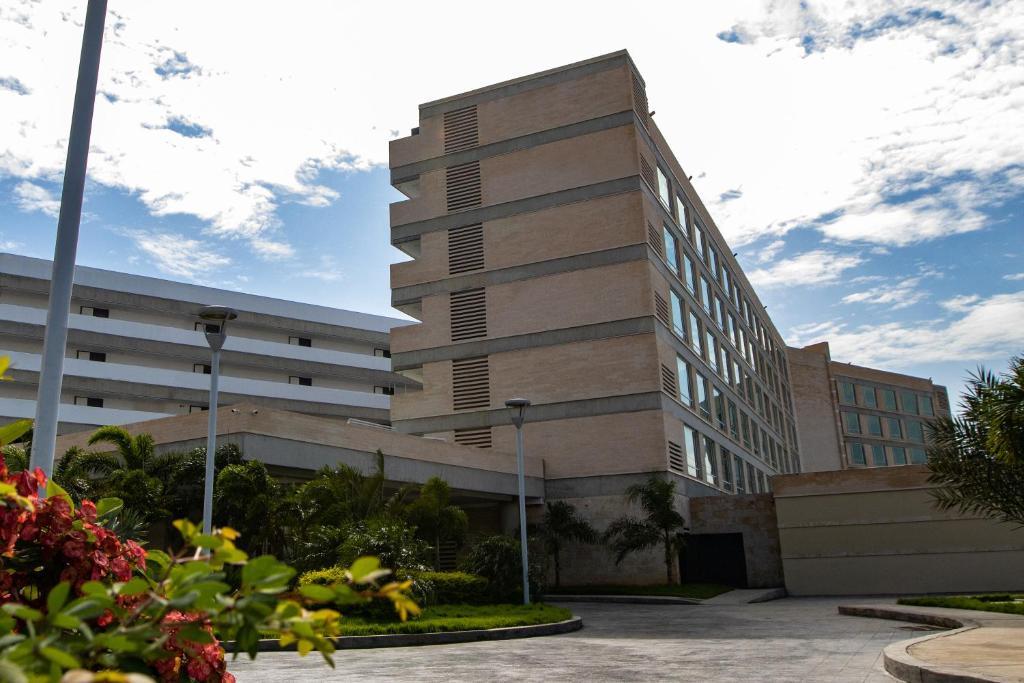 Eurobuilding Hotel & Suites Lecheria Exterior foto