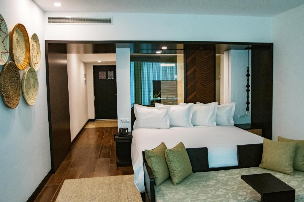 Eurobuilding Hotel & Suites Lecheria Exterior foto